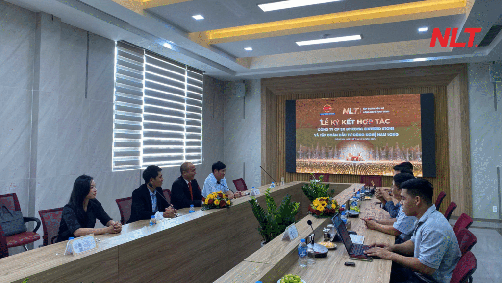 NLT Group ký kết hợp tác chiến lược cùng Royal Sintered Stone Toàn cảnh không gian của buổi lễ ký kết