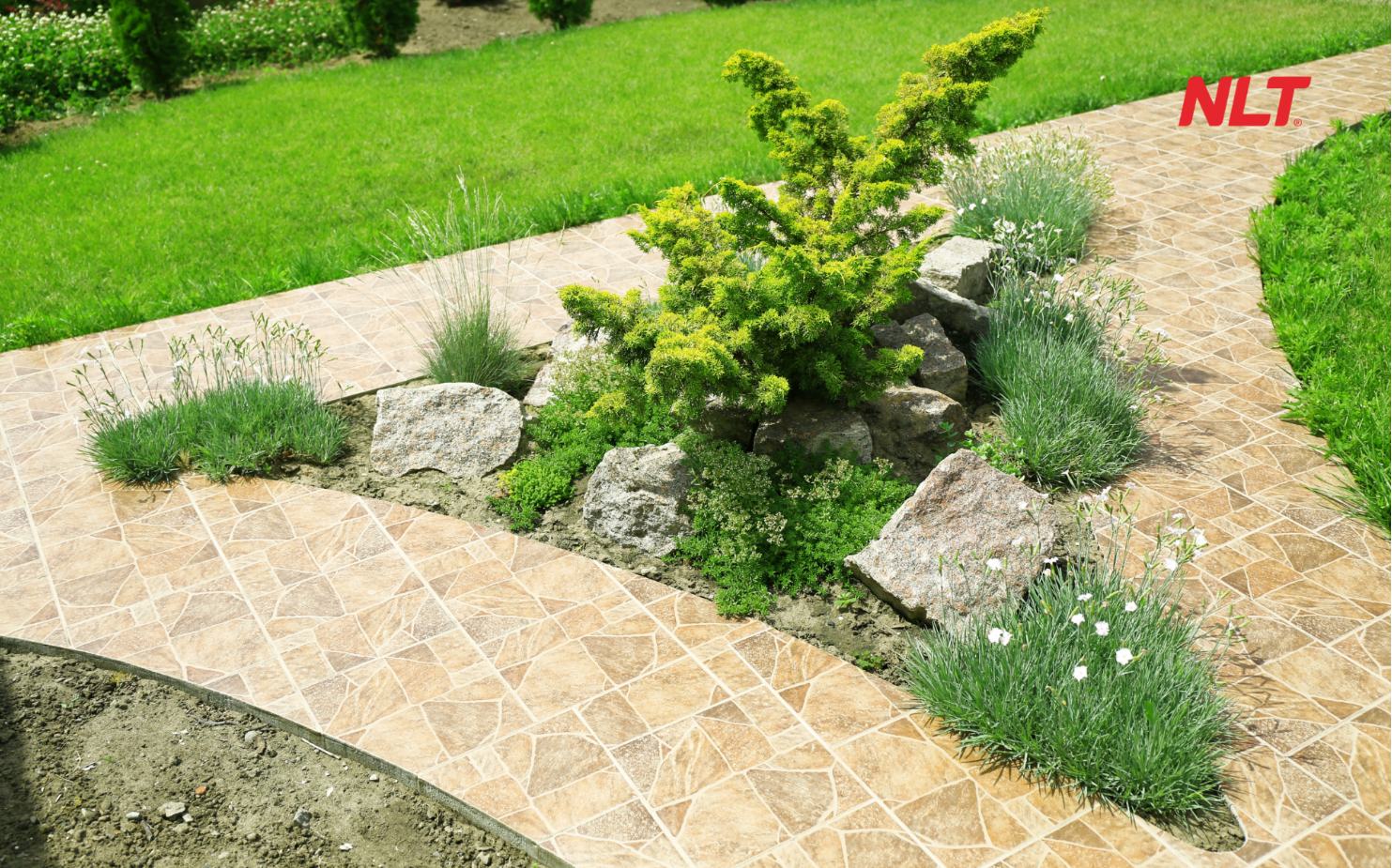 Gạch Granite Ban công – sân thượng granite nhám R11 giúp bám chân tốt, bền màu ngoài trời