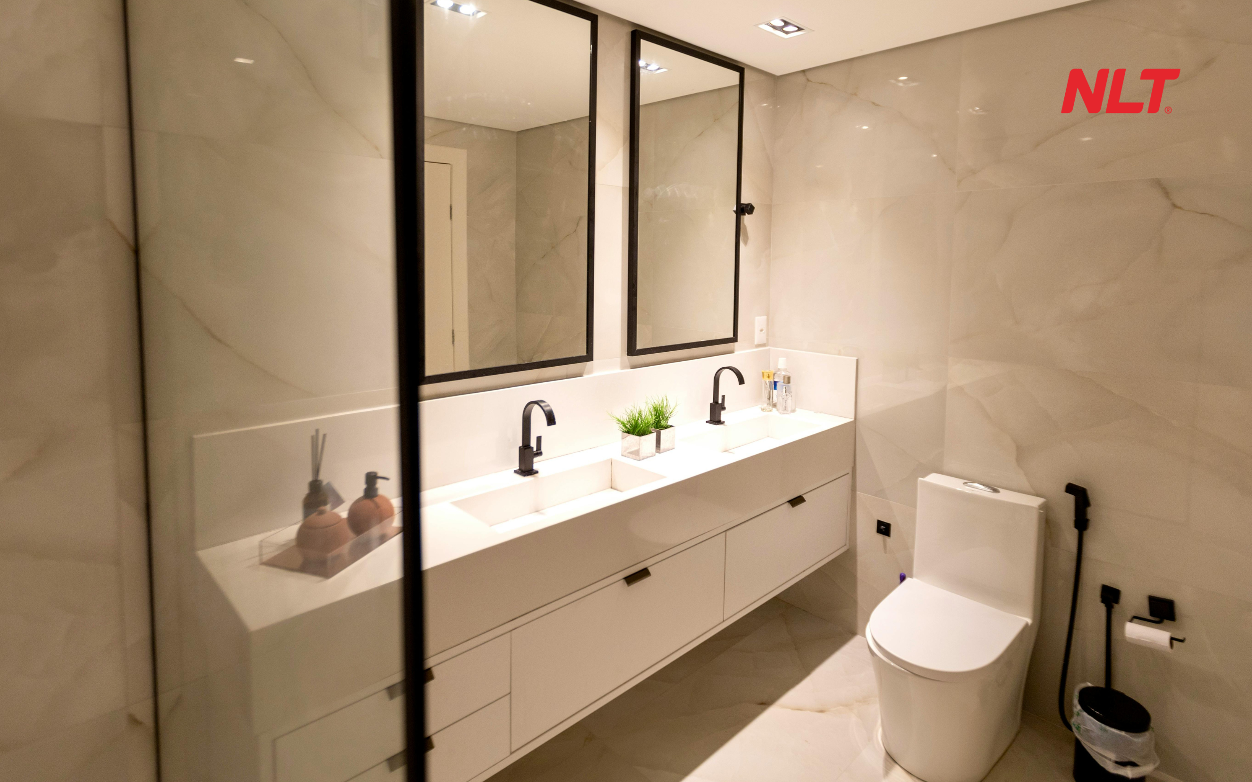 Gạch Ceramic Lát gạch ceramic R11 cho nhà tắm giúp dốc thoát nước 2%